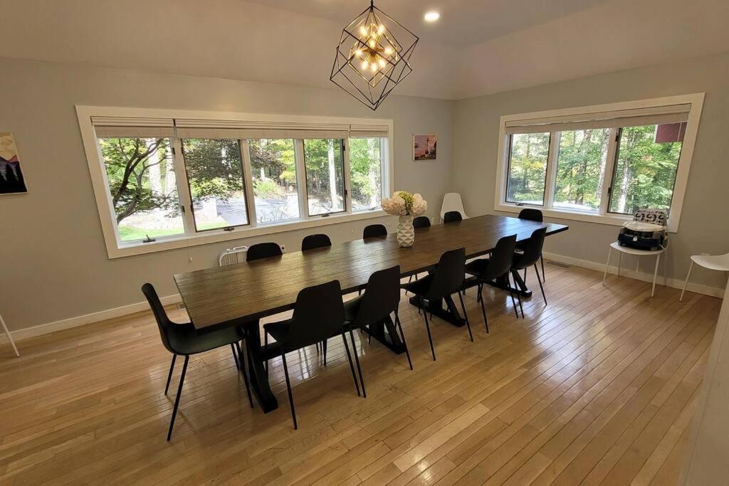  | Indoor Hotub, Luxury Villa w/ Pool, Game Room+, 20