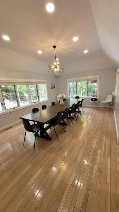  | Indoor Hotub, Luxury Villa w/ Pool, Game Room+, 20
