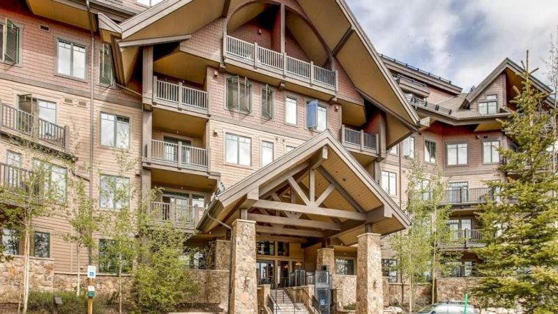 Four-Bedroom Condo at Crystal Peak Lodge, A Vail Resorts Property