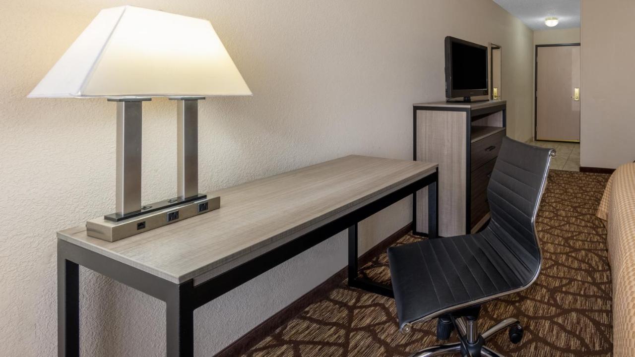 King Room - Disability Access - Non-Smoking at Baymont by Wyndham Lawrence