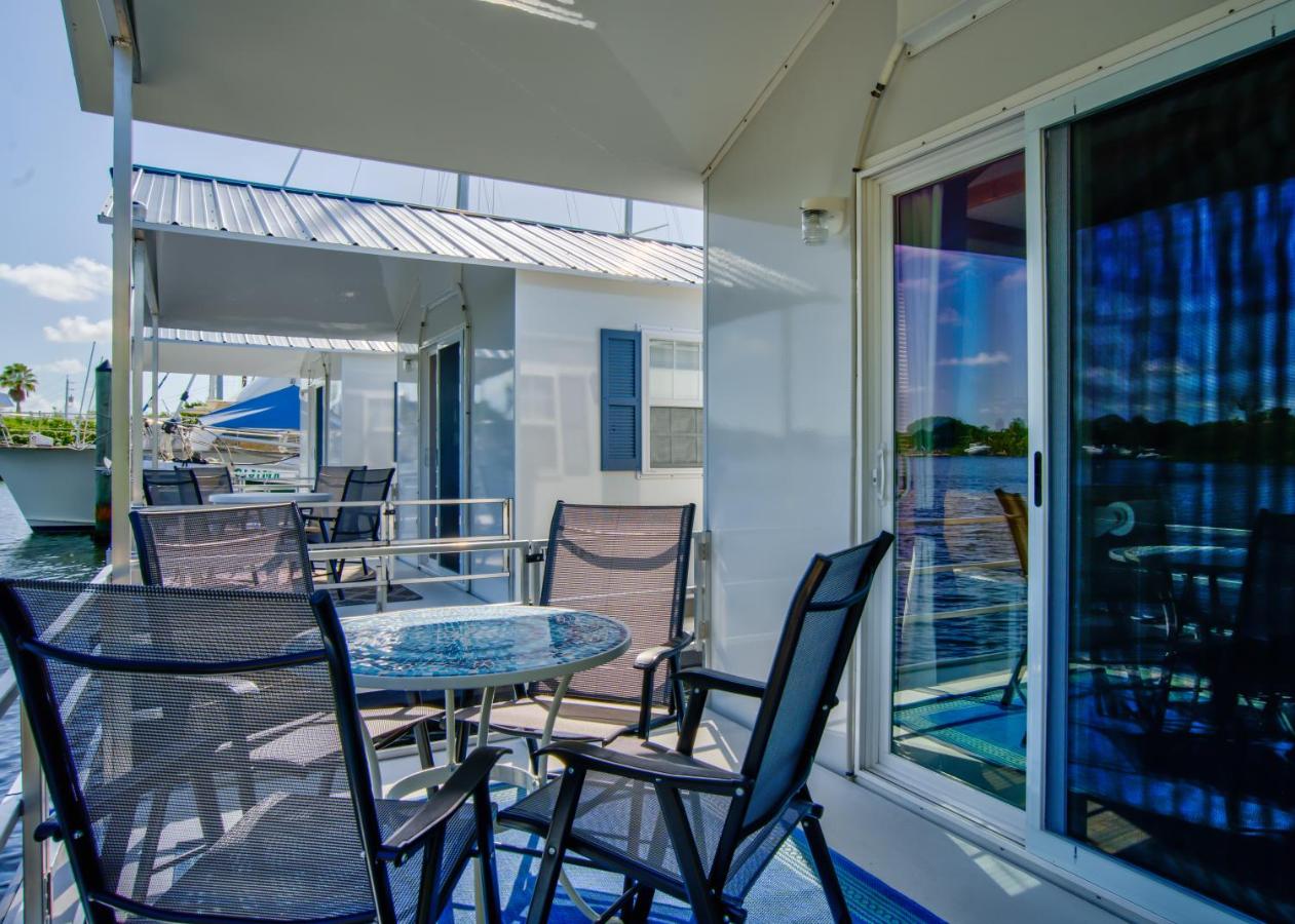 | Aqua Lodges at Coconut Cay Rv and Marina