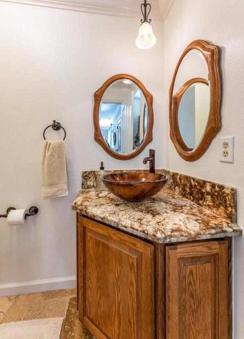 | Private Resort Home in Yosemite w/River, 4Br-5Ba