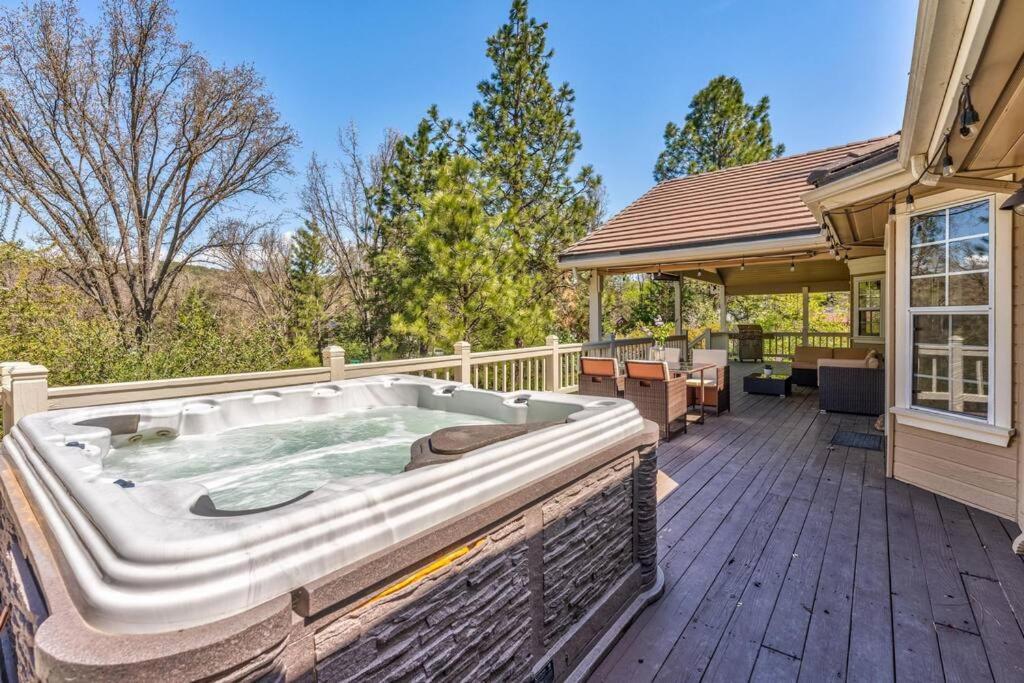 | Private Resort Home in Yosemite w/River, 4Br-5Ba