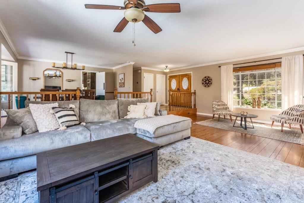 | Private Resort Home in Yosemite w/River, 4Br-5Ba