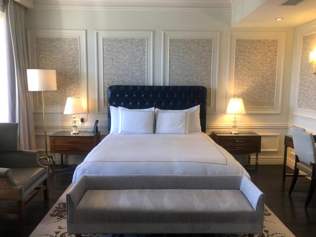 Premier Broadway King at The Adelphi Hotel