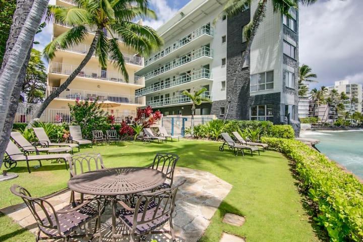 | Diamond Head Beach Hotel
