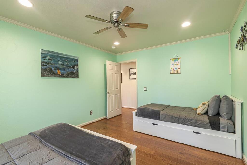| MountainCabin w/ HotTub GameRoom Yosemite BassLake