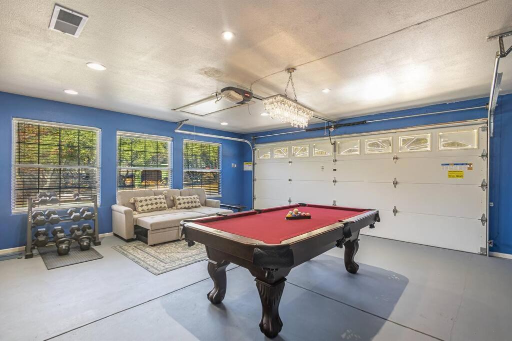 | MountainCabin w/ HotTub GameRoom Yosemite BassLake