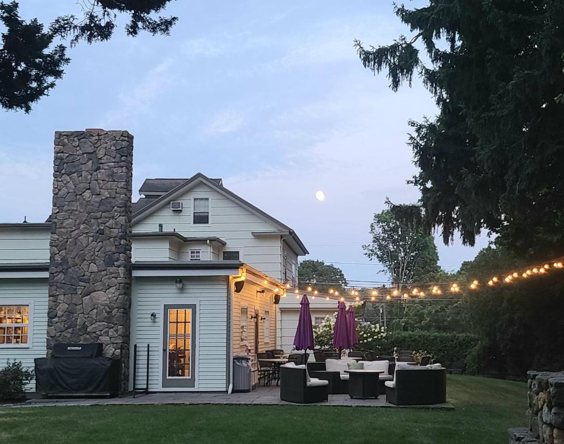 | Westbrook Inn Bed and Breakfast