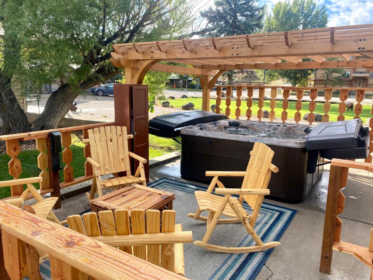 | Moosehead Lodge