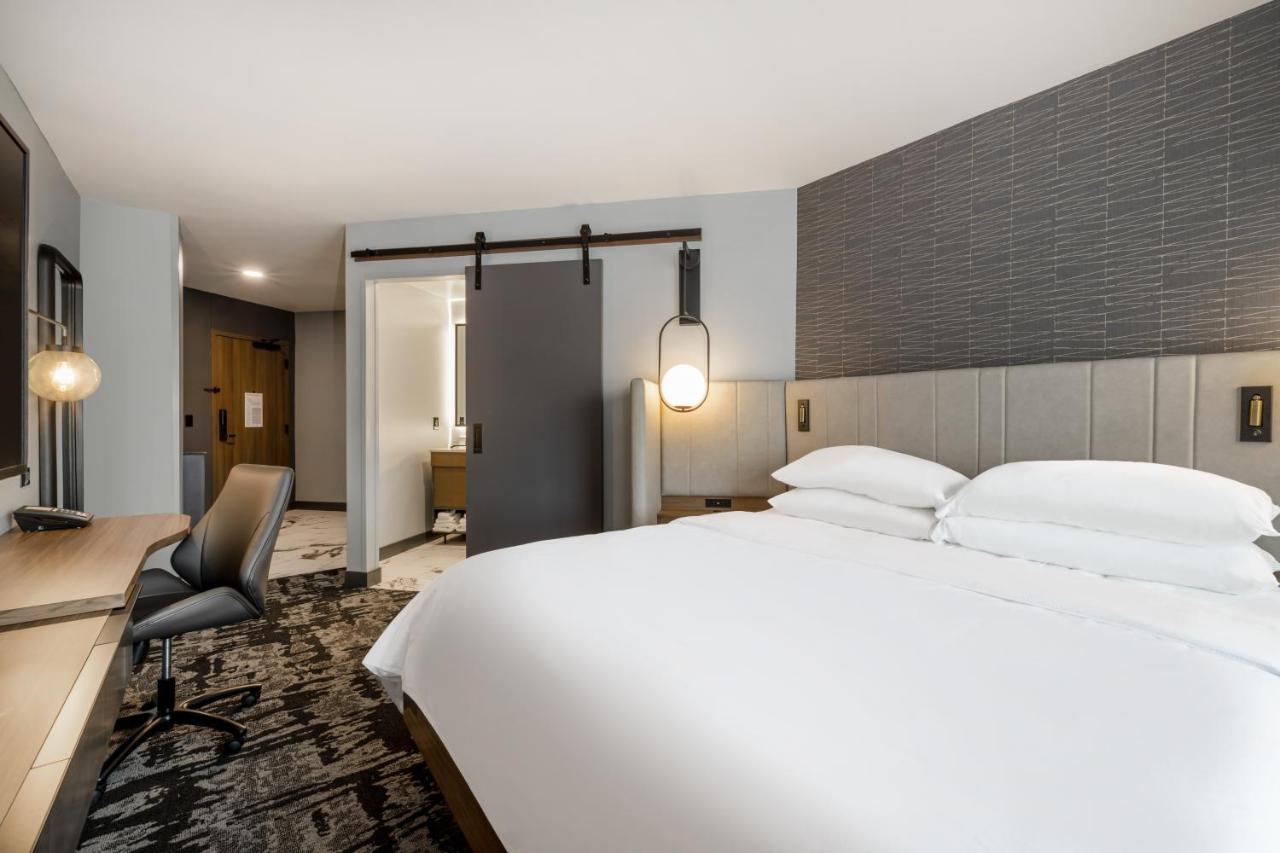 Crowne Plaza Kearney, an IHG Hotel