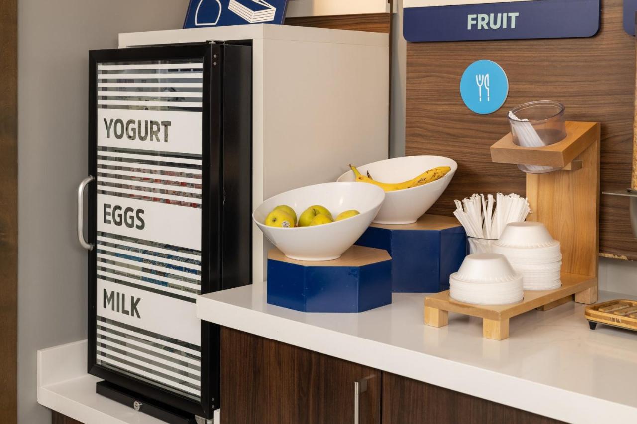  | Holiday Inn Express Hotel & Suites FESTUS - SOUTH ST. LOUIS