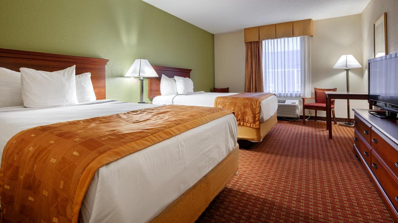 Queen Room with Two Queen Beds - Non-Smoking at Deluxe Inn Wytheville