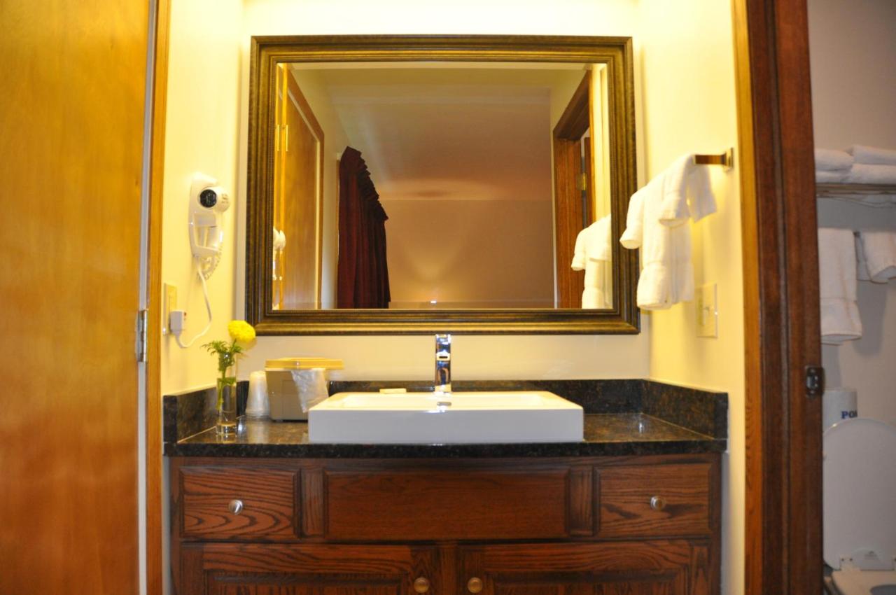  | Shepherd Mountain Inn & Suites