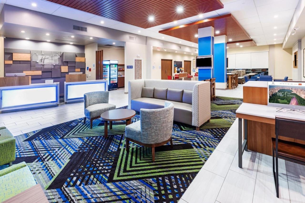 | Holiday Inn Express & Suites - Houston - N Downtown, an IHG Hotel