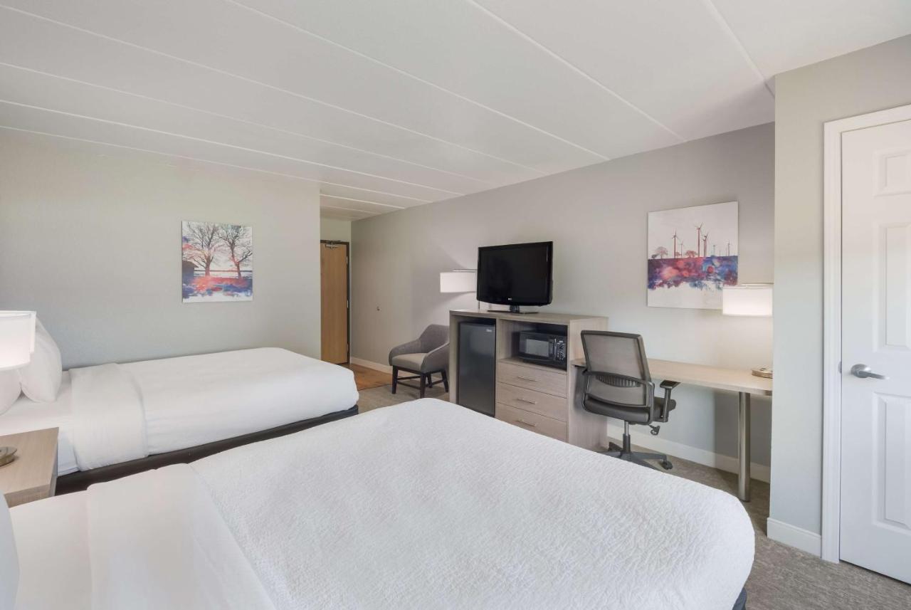Queen Room with Two Queen Beds at Best Western Fort Wayne I-69 North
