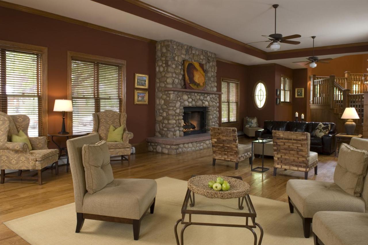 | The Bradley Boulder Inn