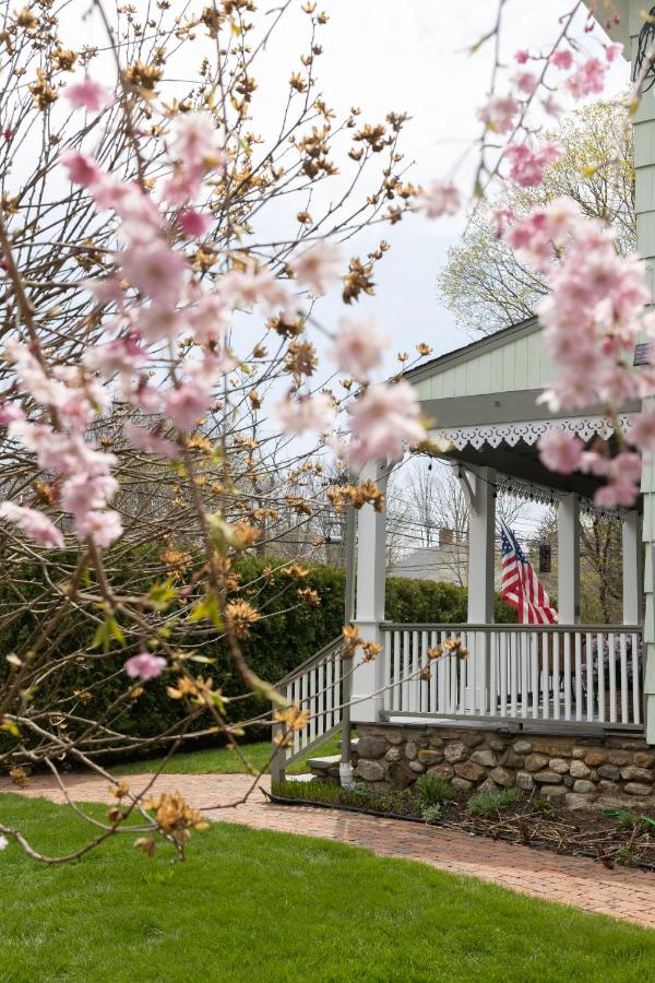 | Westbrook Inn Bed and Breakfast