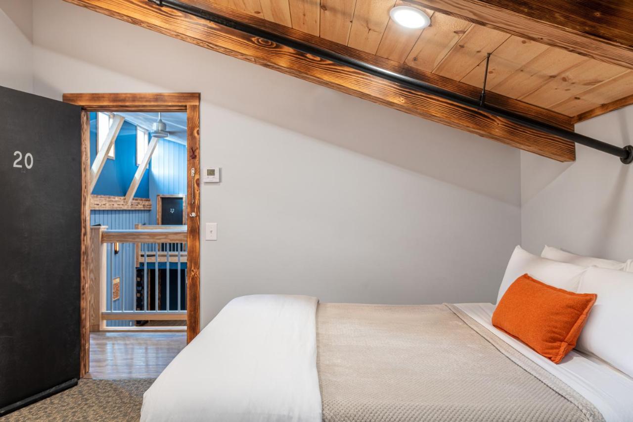 | Mad River Lodge