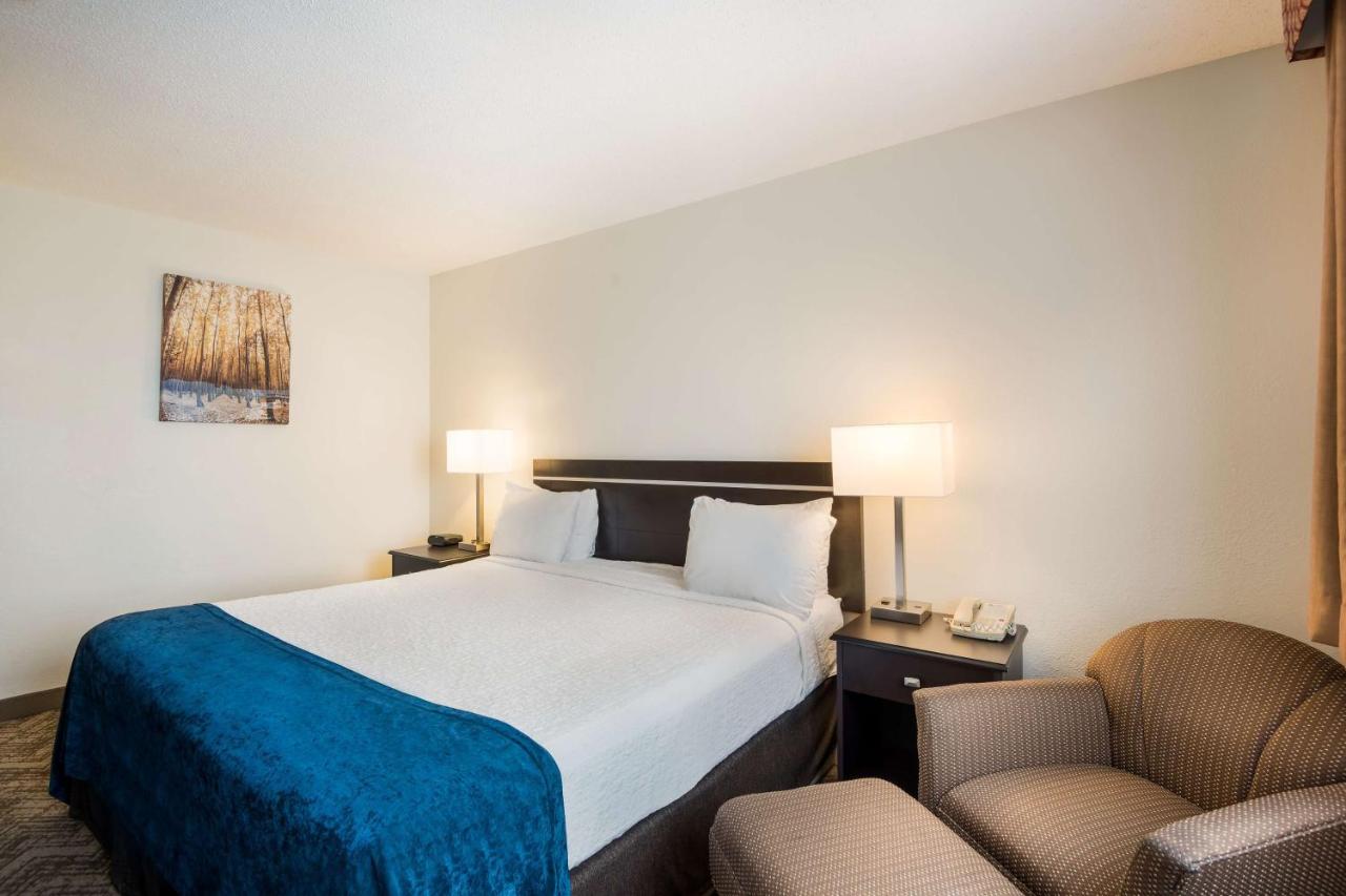 King Room - Non-Smoking at Best Western Mt. Pleasant Inn