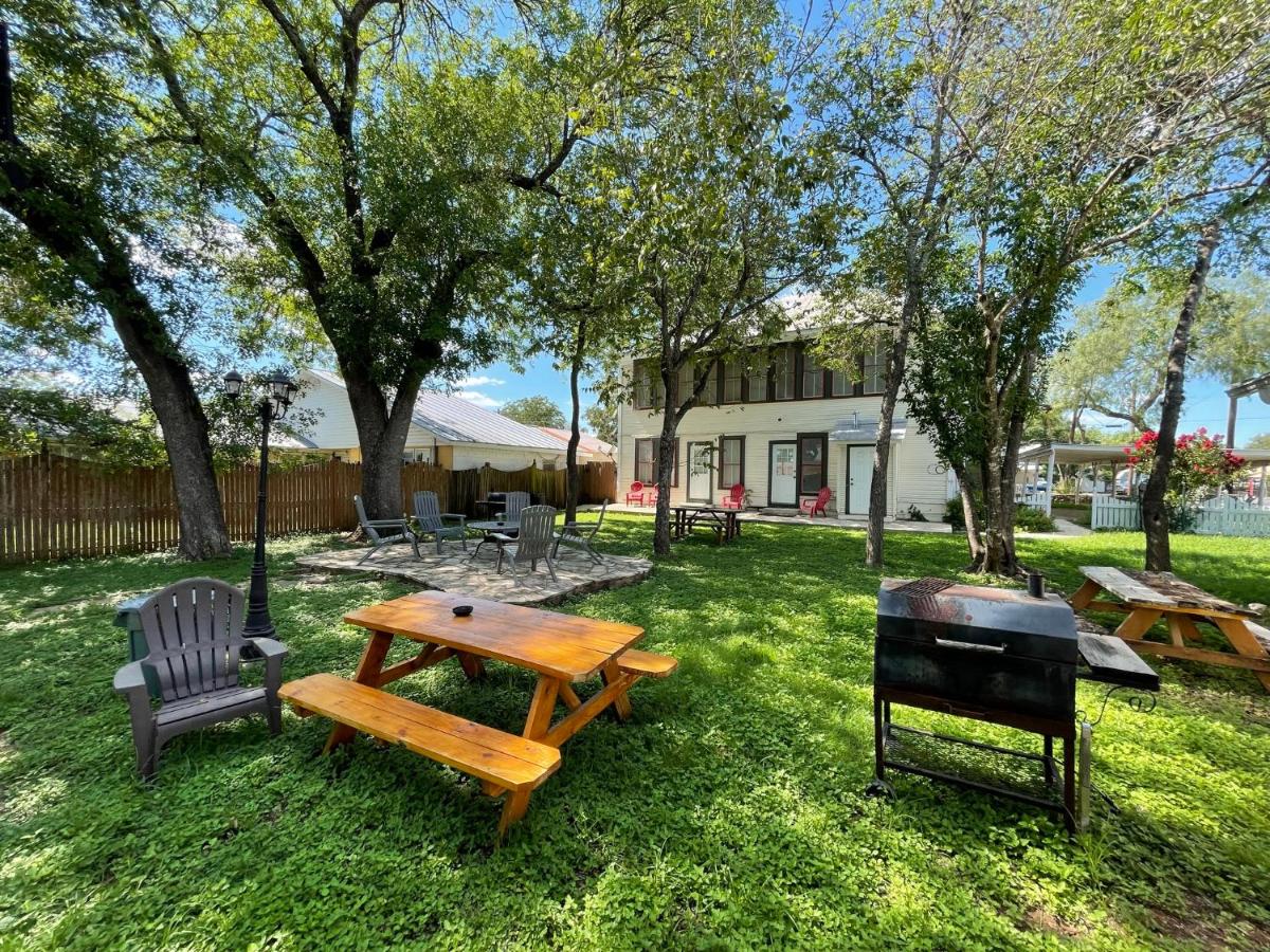 | Carriage House - Medina Suite 1