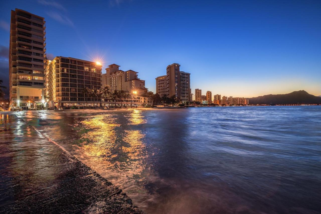 | Castle Waikiki Shore Beachfront Condominiums