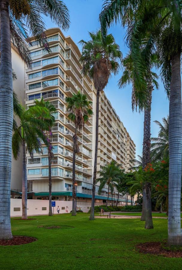 | Castle Waikiki Shore Beachfront Condominiums