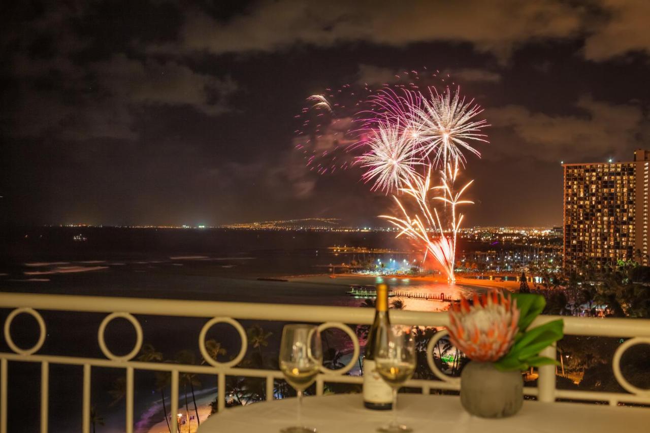 | Castle Waikiki Shore Beachfront Condominiums