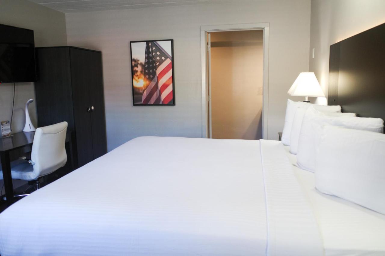 Superior Family Room at Americana Modern Hotel
