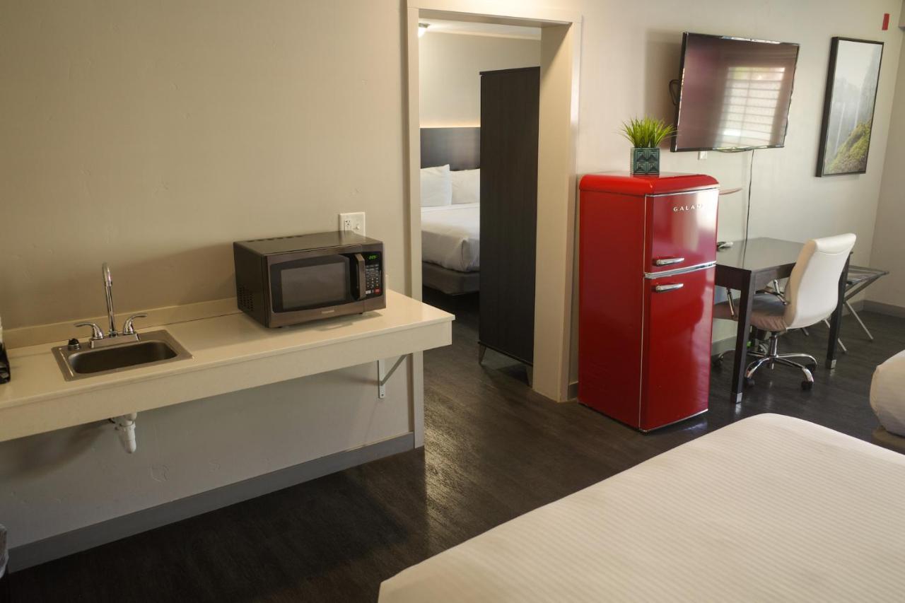 Superior Family Room - Disability Access at Americana Modern Hotel