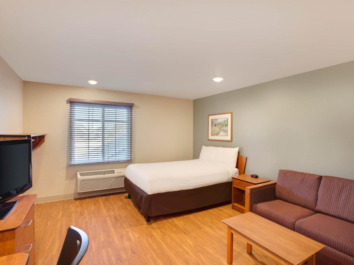 Standard Double Room - Non-Smoking at Studio 6 Extended Stay Bossier City, LA - Shreveport
