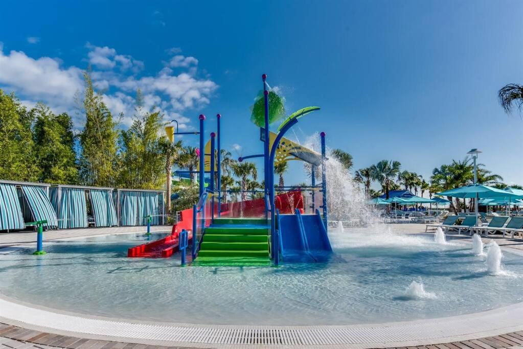 | °o° Huge Villa °o° Theme Rooms, Games, Theater, Pool, Gated Community