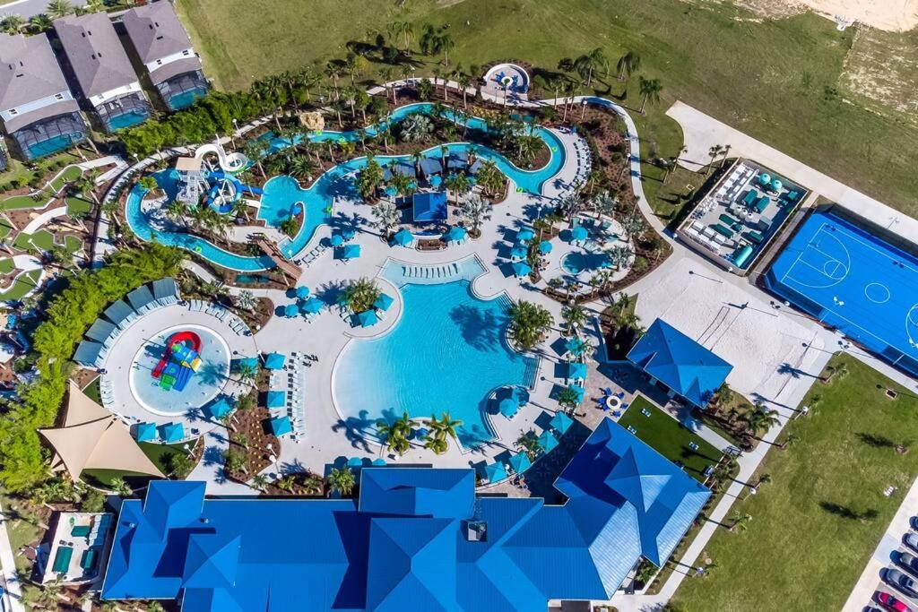| °o° Huge Villa °o° Theme Rooms, Games, Theater, Pool, Gated Community