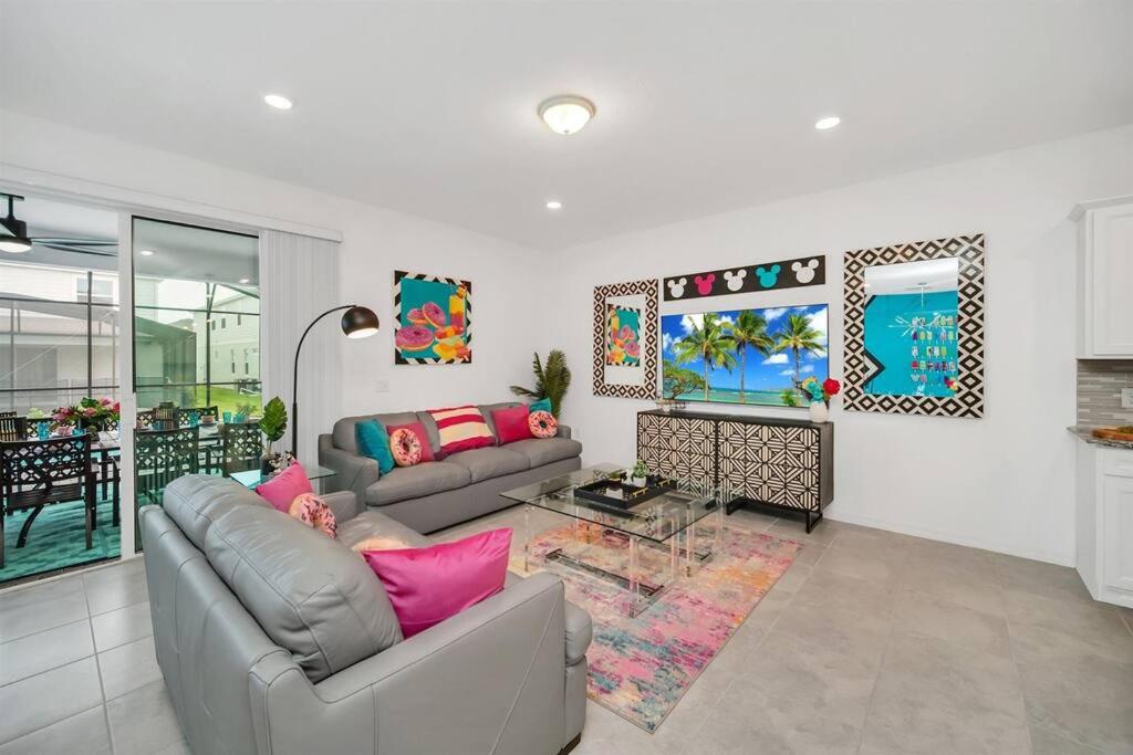 | °o° Huge Villa °o° Theme Rooms, Games, Theater, Pool, Gated Community