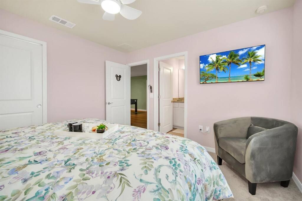 | °o° Huge Villa °o° Theme Rooms, Games, Theater, Pool, Gated Community