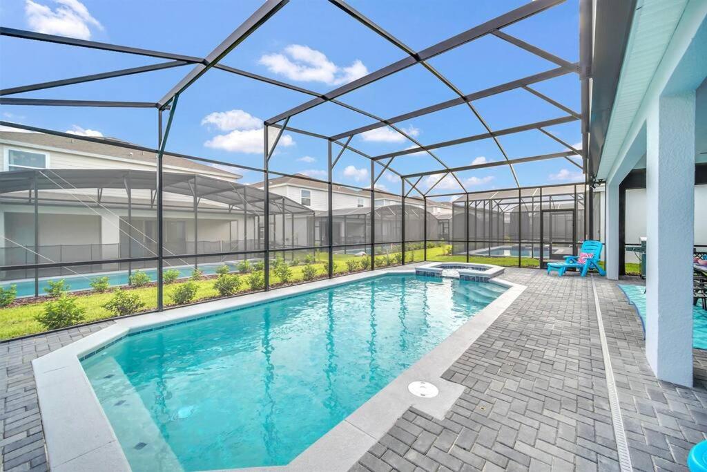 | °o° Huge Villa °o° Theme Rooms, Games, Theater, Pool, Gated Community