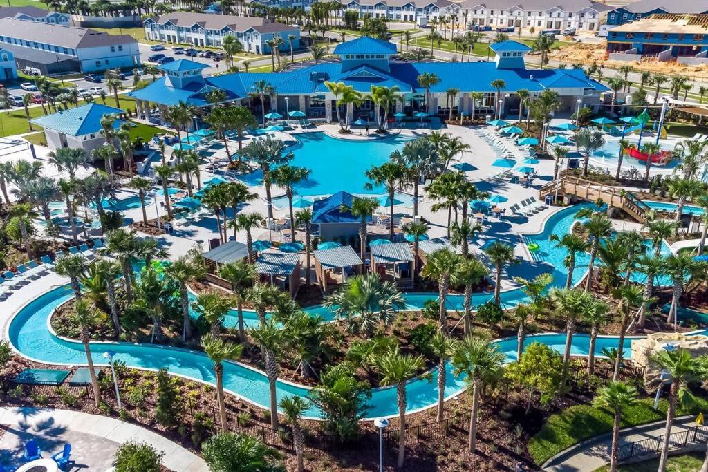 | °o° Huge Villa °o° Theme Rooms, Games, Theater, Pool, Gated Community