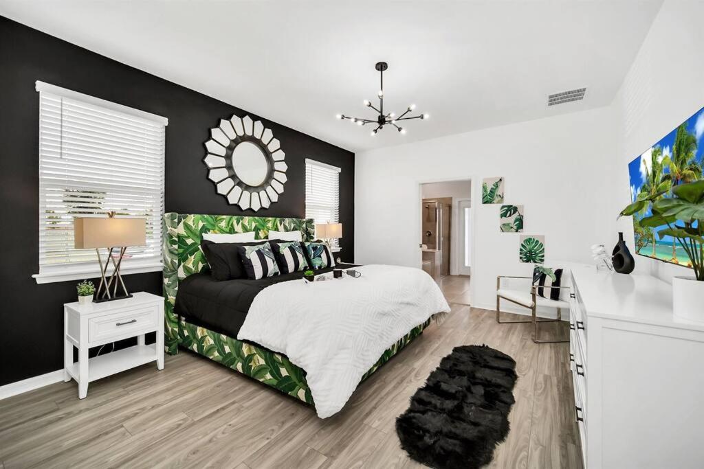 | °o° Huge Villa °o° Theme Rooms, Games, Theater, Pool, Gated Community