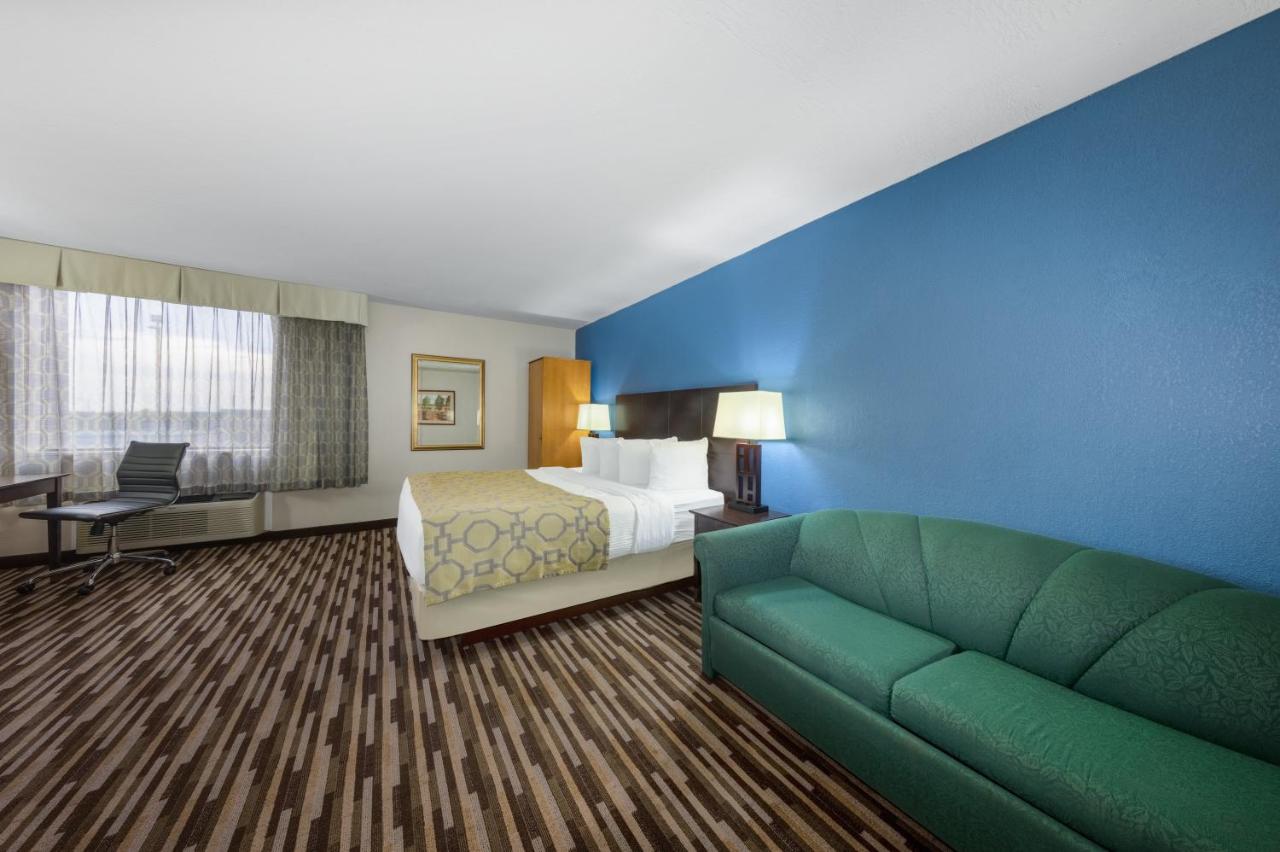 King Studio Suite - Non-Smoking at Baymont by Wyndham Springfield South Hwy 65