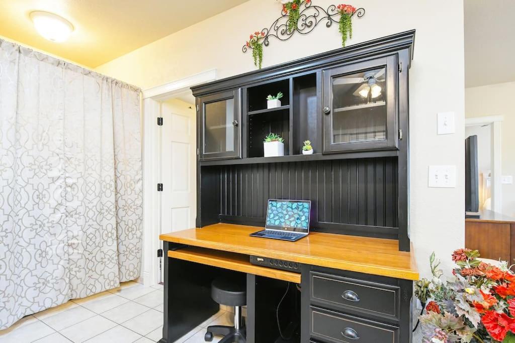 | Private Spacious Country Estate Guesthouse Pool Sauna Game Room