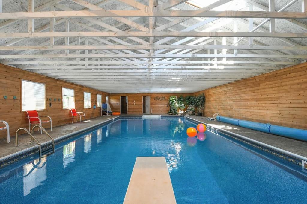 | Private Spacious Country Estate Guesthouse Pool Sauna Game Room