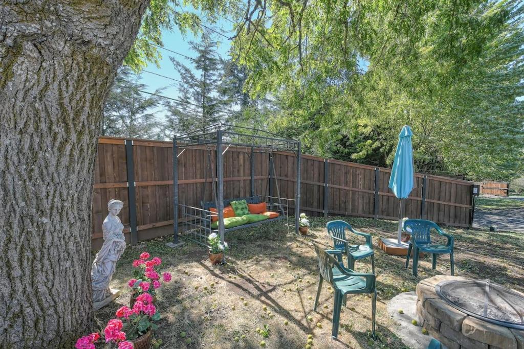 | Private Spacious Country Estate Guesthouse Pool Sauna Game Room
