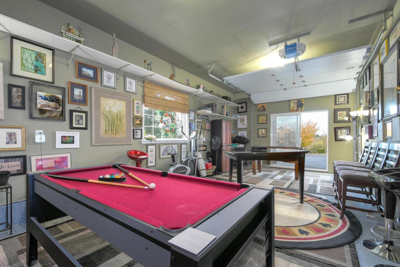 | Private Spacious Country Estate Guesthouse Pool Sauna Game Room