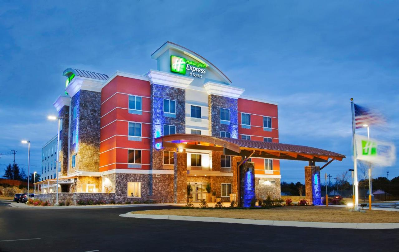  | Holiday Inn Express & Suites Hot Springs