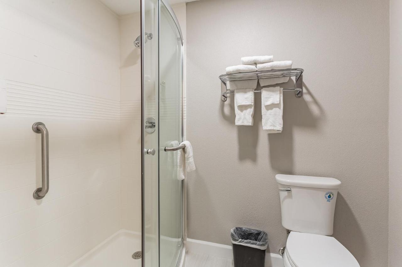 Room #29892416 at Orangewood Inn & Suites Kansas City Airport