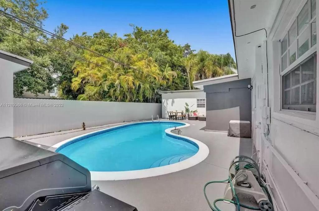 | Luxury Pool Villa // 5BD 4BA