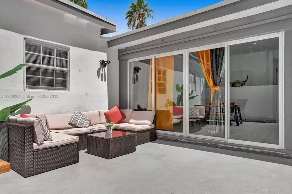 | Luxury Pool Villa // 5BD 4BA