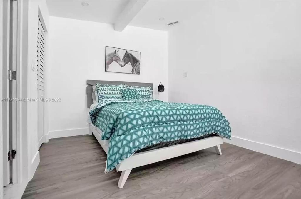 | Luxury Pool Villa // 5BD 4BA