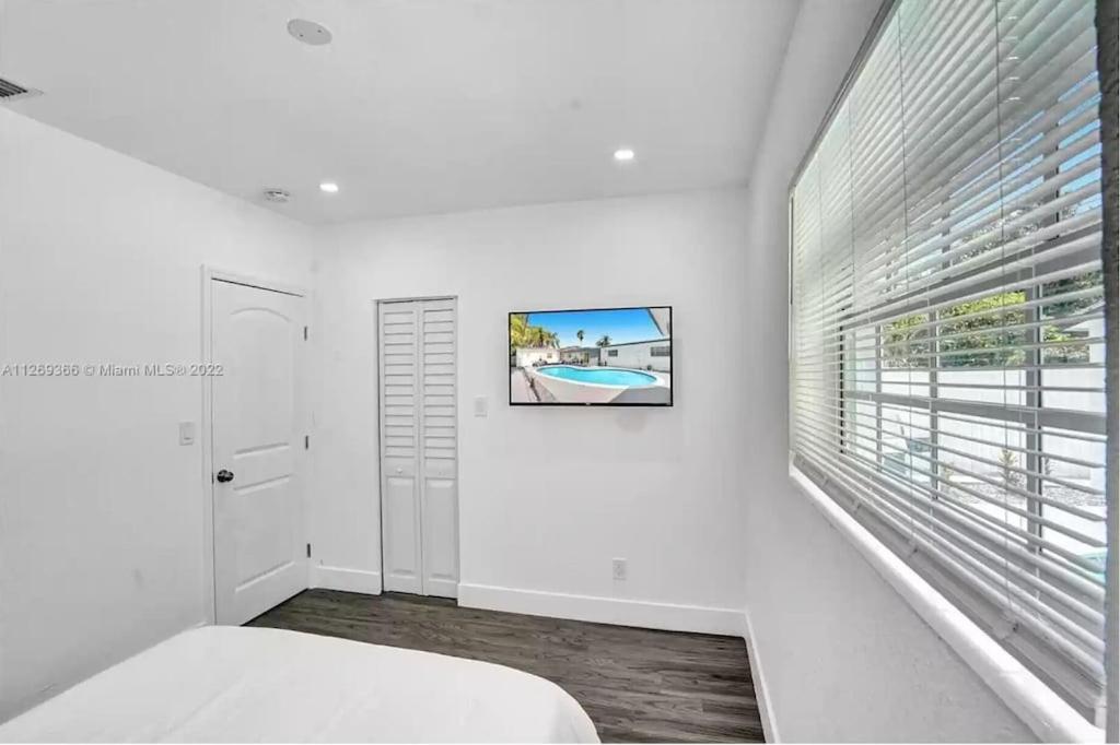 | Luxury Pool Villa // 5BD 4BA