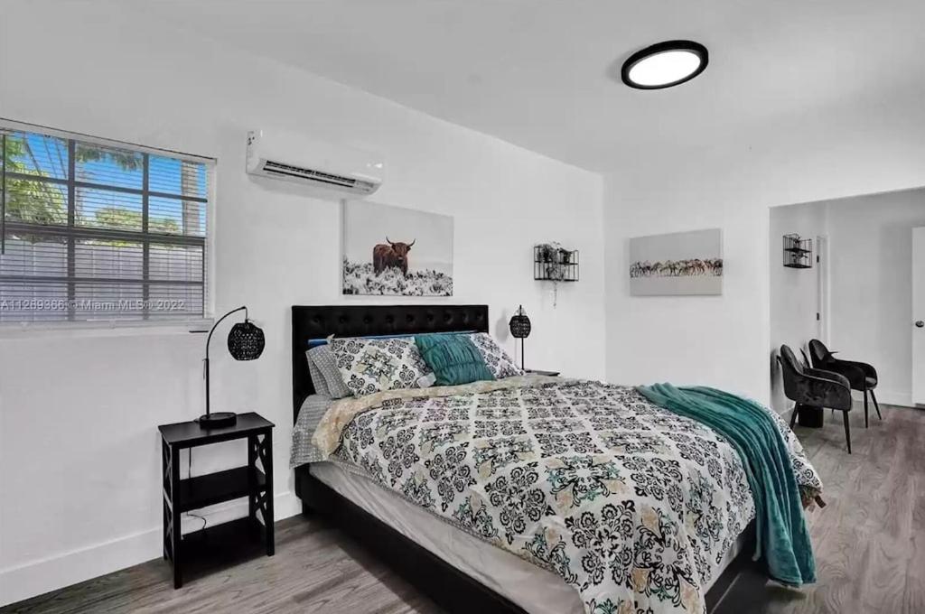 | Luxury Pool Villa // 5BD 4BA